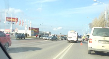 Accident rutier GRAV, pe trecerea de pietoni: o femeie a fost lovită de maşină